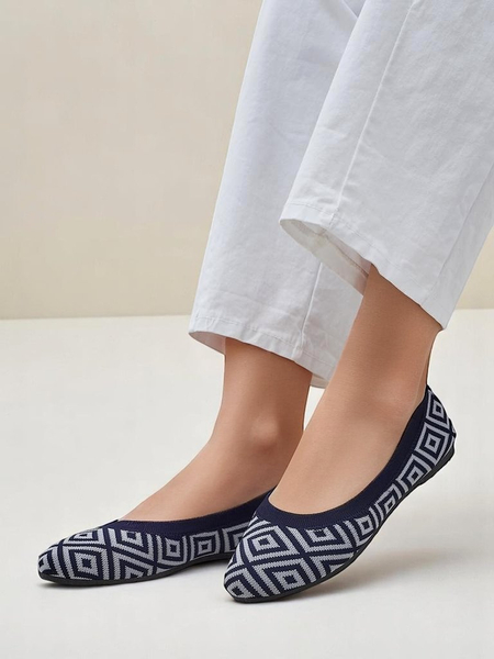 Royalfashion Kangast naiste baleriinikingad geomeetrilise mustriga Metric