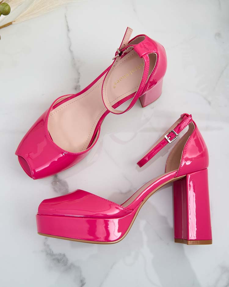 Royalfashion Naiste Lefeyoa lakitud postisandaalid