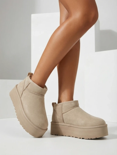 Royalfashion Naiste lühikesed saapad a'la lumesaapad Ozozi