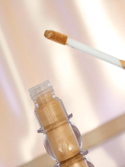 Vedel näohighlighter pintsliga Golden Petal