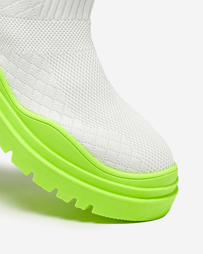 Valged ja rohelised lameda kontsaga naiste saapad Seritis - Jalatsid