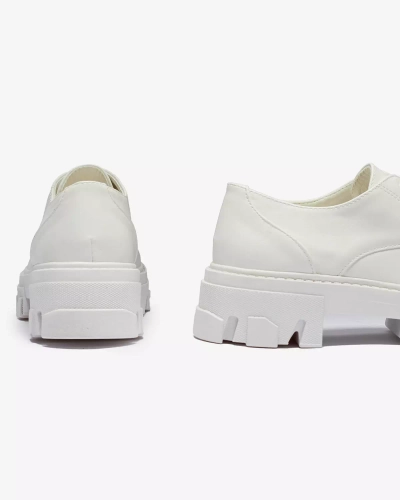 Valged naiste poolsaapad Delgor- Jalatsid