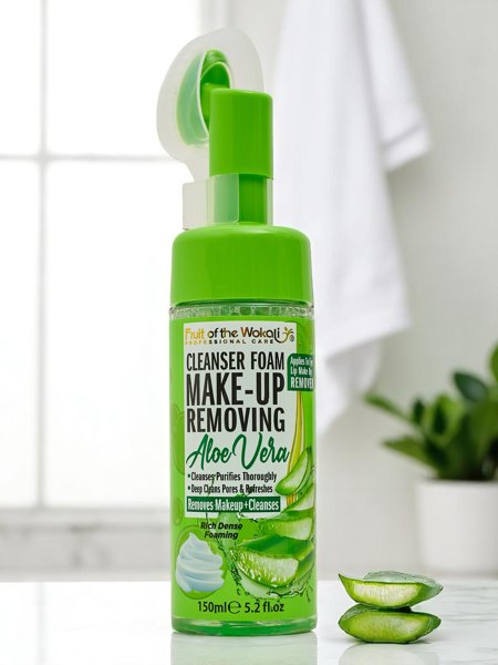 Cleansing and moisturizing facial foam with aloe and brush