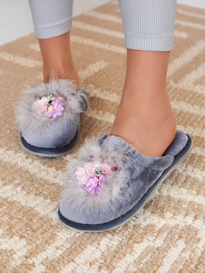 Royalfashion Naiste karvased sussid lilledega Ederra