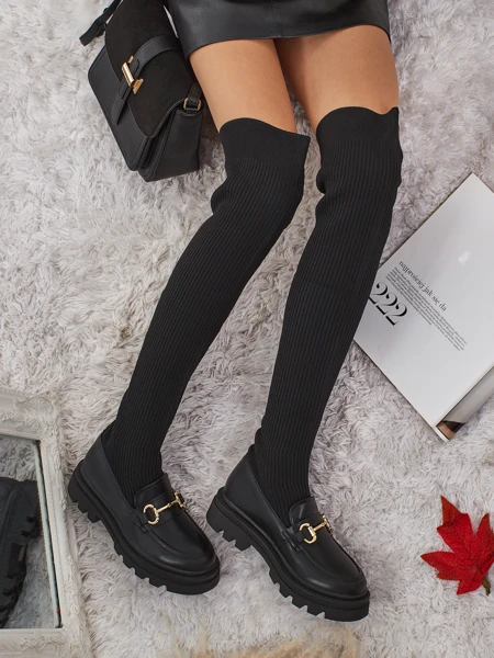 Pikad naiste pealetõmmatavad kaunistusega poolsaapad Novera