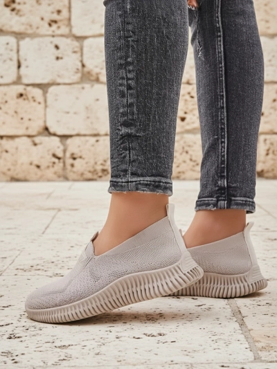 Royalfashion Женские тканевые спортивные слипоны Serra