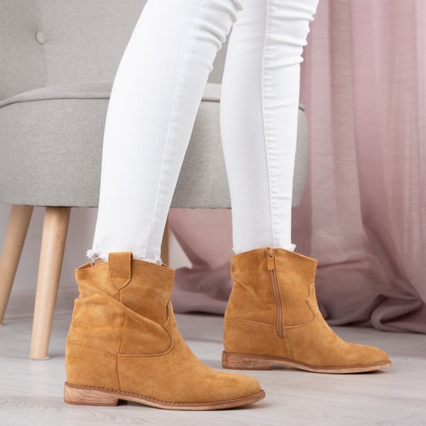 Camel-colored cowboy boots on platforms Brunoki - Footwear