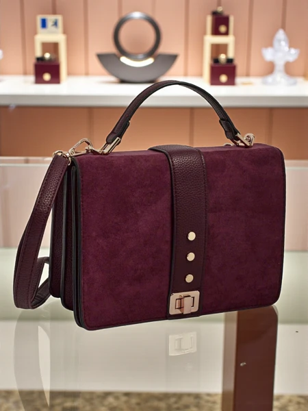 Маленькая женская сумочка из эко-кожи Karelia