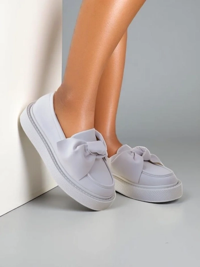 Royalfashion Elegant naiste mokassiinid paelaga Ortto