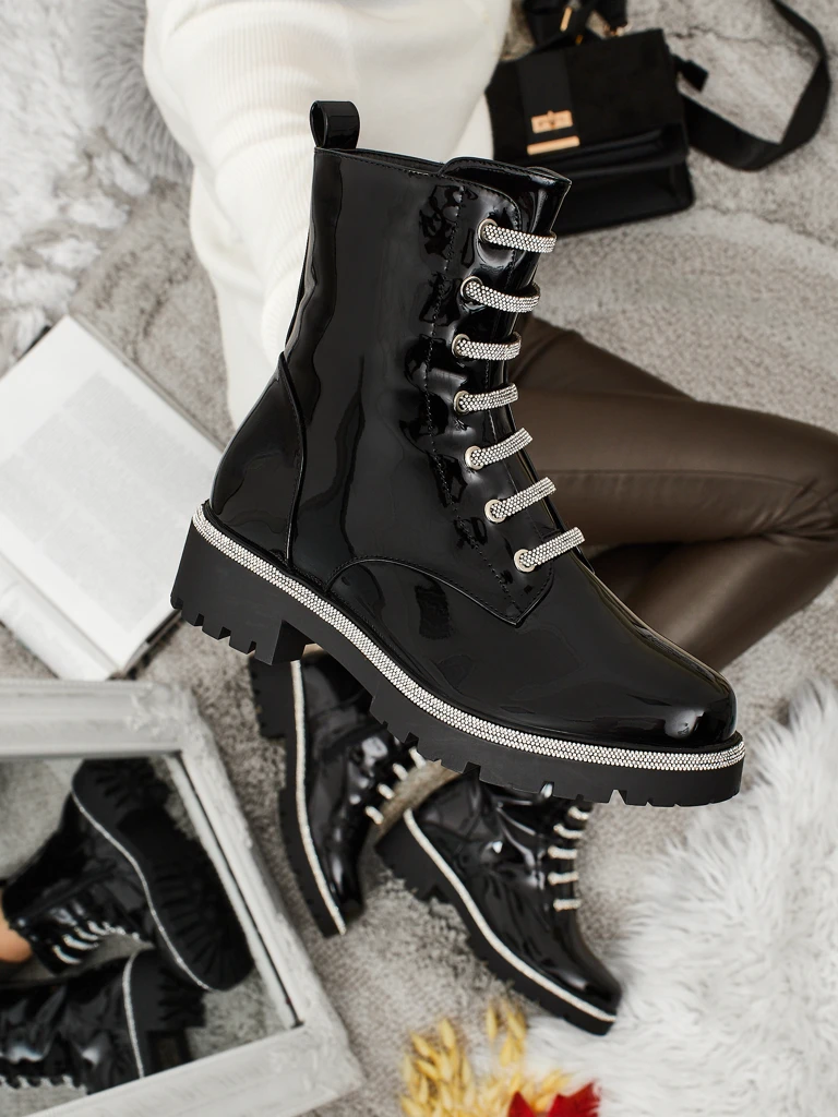 Lakitud paeltega naiste poolsaapad Fjorra