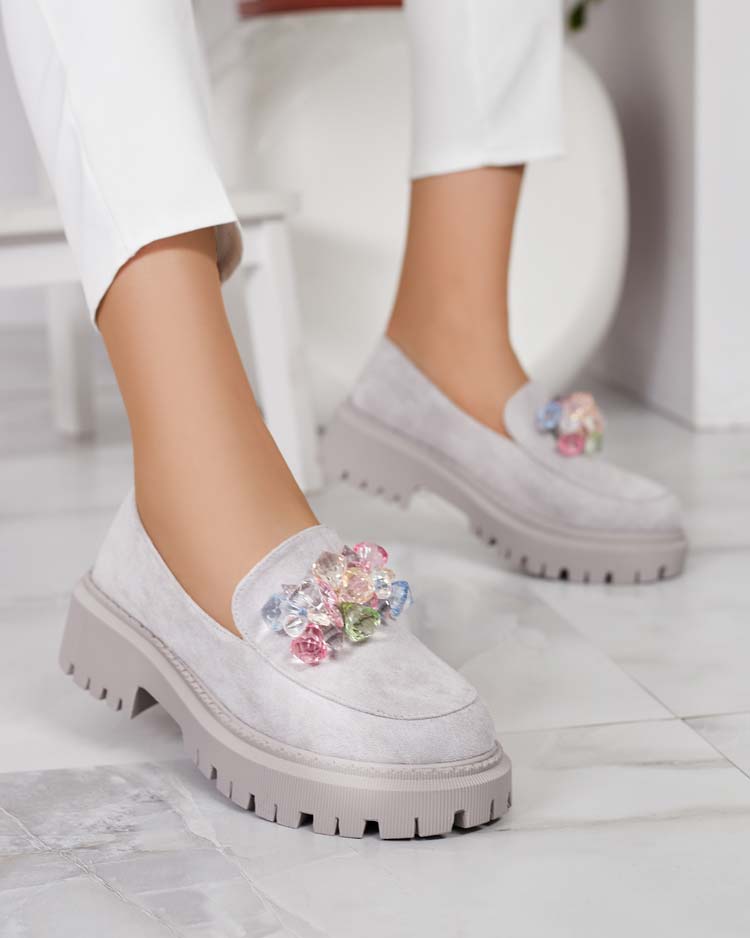 Светло-серые женские мокасины с разноцветными бусинами Hetika - Обувь