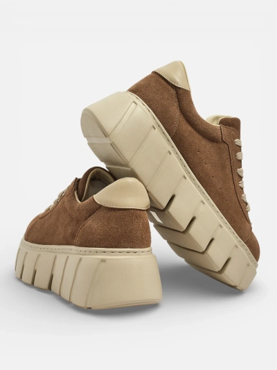 Spordilikud naiste naturaalsest nahast tossud Eller