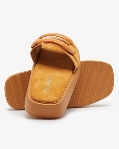 Pruunid naiste flip-flopid öko-suedist Omve - Jalatsid