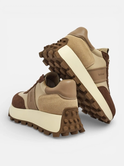 Naterre naiste naturaalsest nahast sportlikud tossud