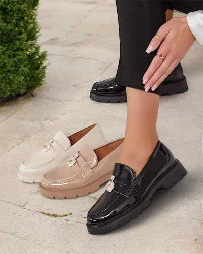 Royalfashion Женские лакированные мокасины Bemies