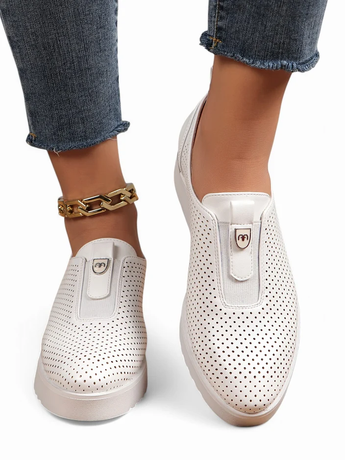Royalfashion Slip-on women's perforated shoes Goffies