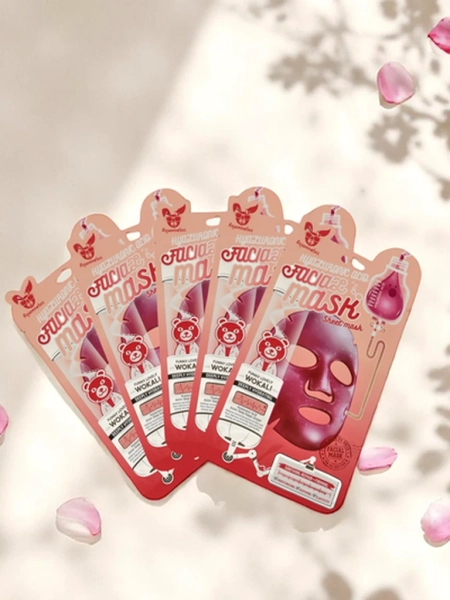 Face mask with hyaluronic acid soothing and firming