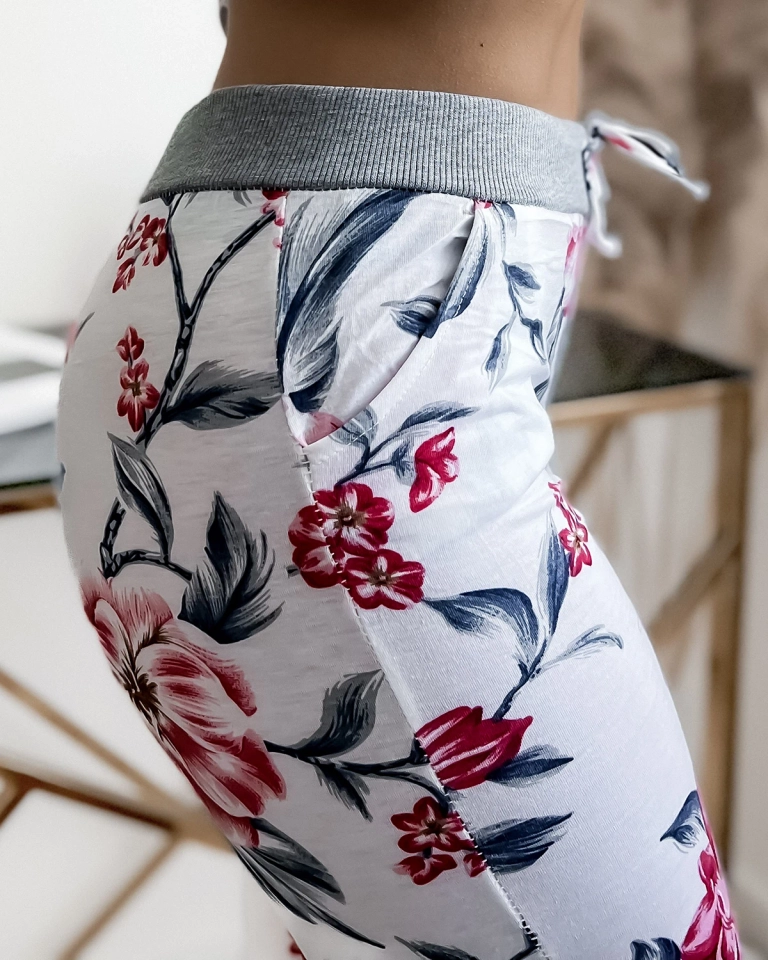 Women's white and pink 3/4 print shorts PLUS SIZE - Clothing