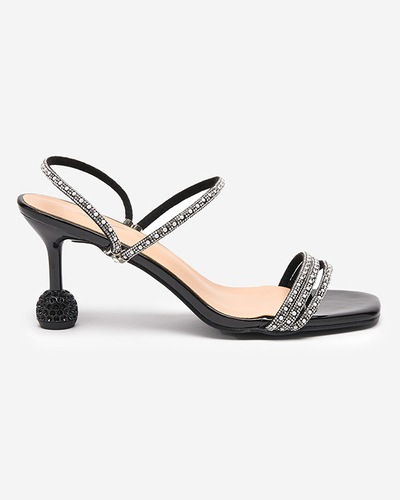 Mustad lakitud madala kontsaga sussid Lakopi - Jalatsid