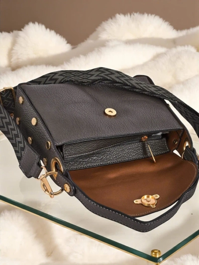 Женская сумка Hera Nero из экокожи с декоративной пчелой – серая