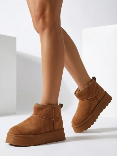 Royalfashion Lühikesed kingad, mis meenutavad naiste lume saapaid Fortesse