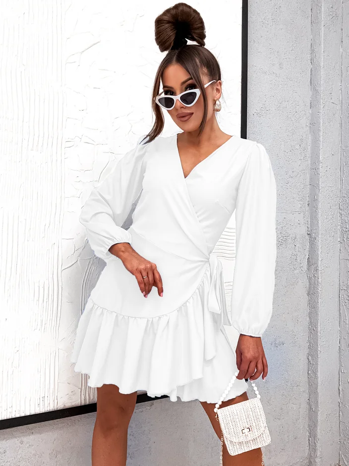 Royalfashion Naiste lipsuga mini kleit volangidega