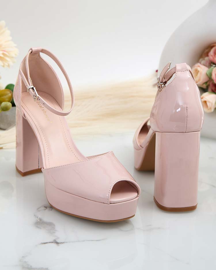 Royalfashion Naiste Lefeyoa lakitud postisandaalid