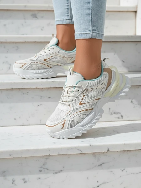 Royalfashion Women's sports sneakers on a thicker sole Nettes