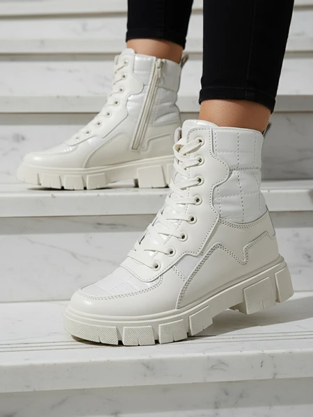 Calista Women's Fashionable Flat Cream Boots