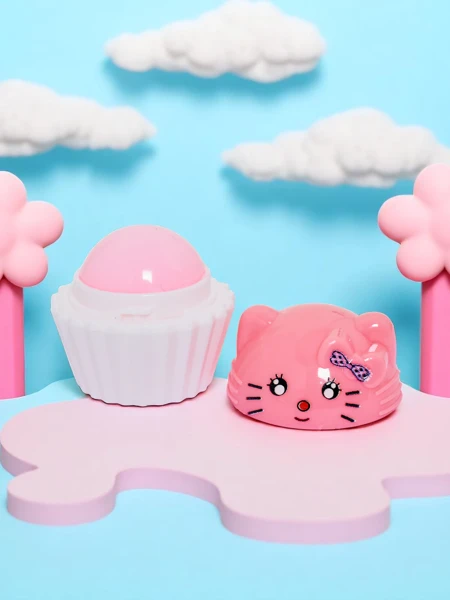 Children’s lip balm with a kitten in a cupcake – moisturizes and regenerates