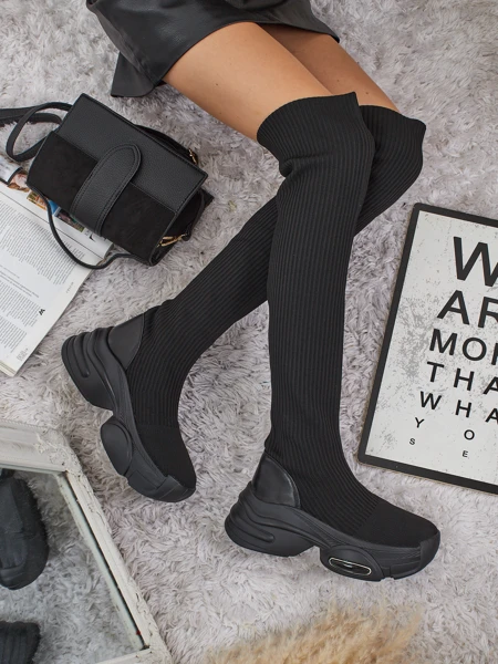 Pikad naiste pealetõmmatavad paksu tallaga saapad Ravmora