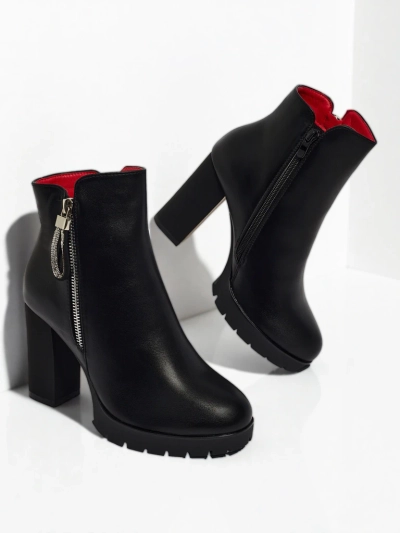 Luna Black Elegant Ankle Boots for Spring