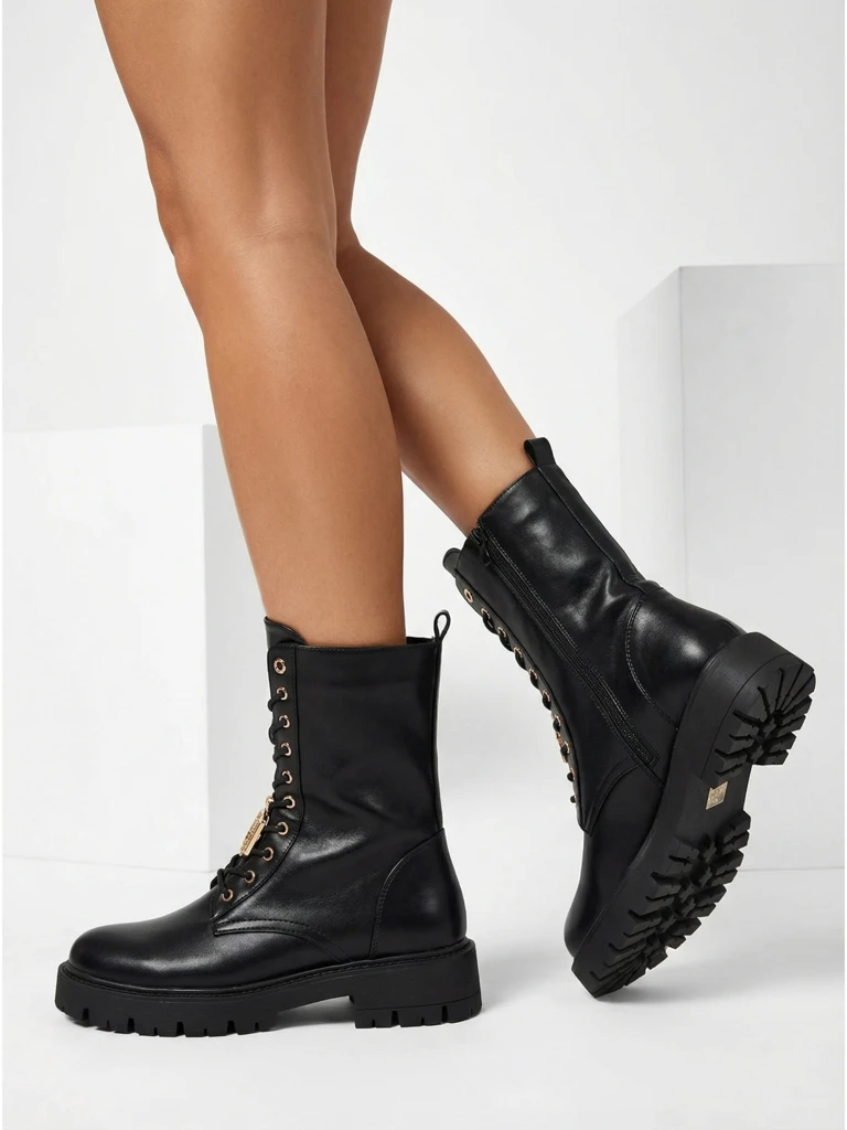 Öko-nahast paeltega naiste saapad Venit