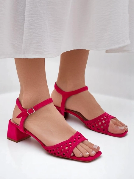 Royalfashion Naiste aukudega sandaalid Azopi