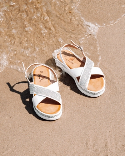 Royalfashion Valged naiste tsirkoonidega öko-nahast sandaalid Trikys