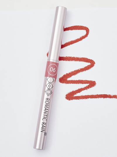 Lip pencil in the color Strawberry Mousse