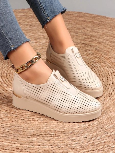 Royalfashion Slip-on women's perforated shoes Goffies