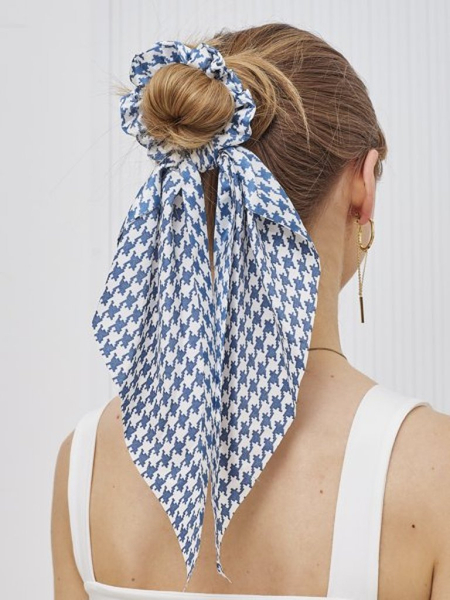 Royalfashion Juuksekumm ruudulise lindiga Kratella