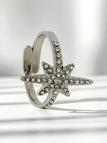 Dolce Vita käevõru dekoratiivsete amulettidega