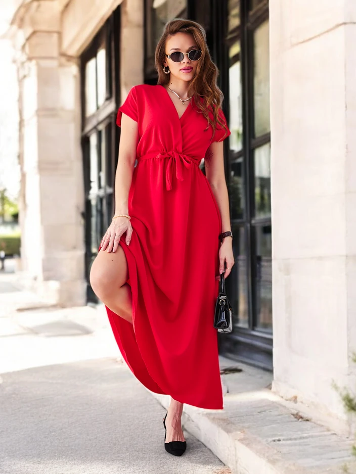 Royalfashion Naiste midi kleit, millel on keeratav kaelus, lühikesed varrukad ja vöö