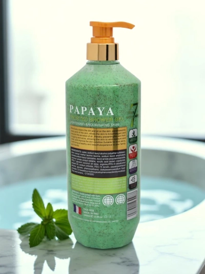 Exfoliating, moisturizing, and anti-aging shower gel with mint