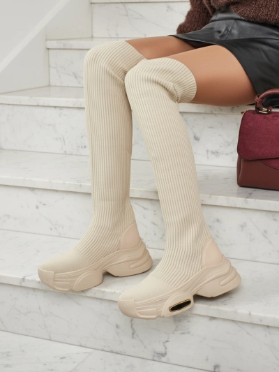 Pikad naiste pealetõmmatavad paksu tallaga saapad Ravmora