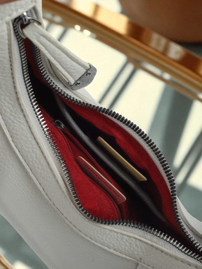 Royalfashion Väike naiste öko-nahast käekott dekoratiivse rihmaga Lacquea