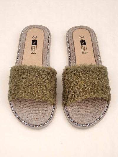 Royalfashion Naiste karusnahksete detailidega plätud Cozy Step