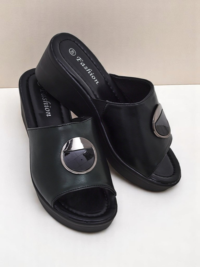 Royalfashion Женские босоножки на танкетке Elira