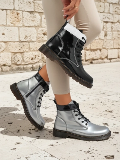 Naiste hõbedased poolsaapad Celestina Eco lakknahast lukuga