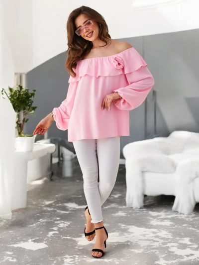 Royalfashion Naiste õlgadelt avatud bluus volangidega ja lilledega