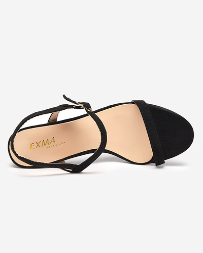 Mustad sandaalid postil, Usopi - Jalatsid