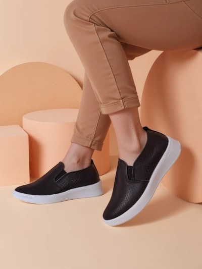 Royalfashion Women's perforated sports shoes Musio