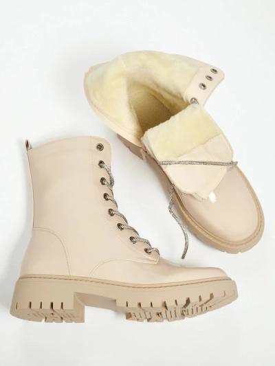 Lakitud paeltega naiste poolsaapad Fjorra